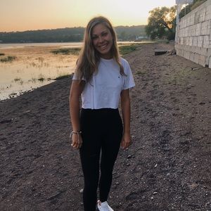 Meet your Posher, Camille